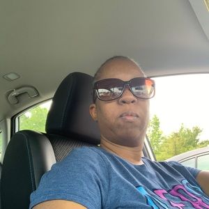 Meet your Posher, Lakia